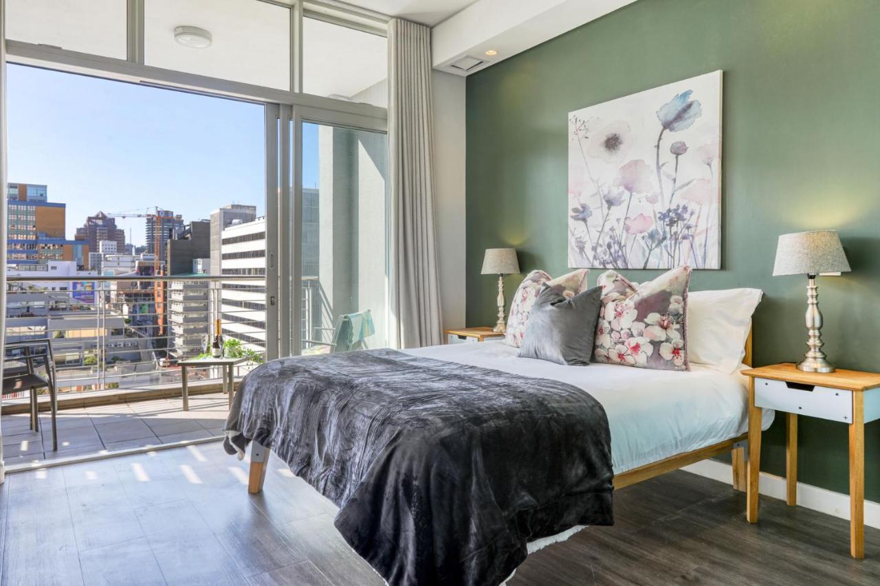 Backup-Powered Colourfull City Balcony Apartment Cape Town Exterior photo